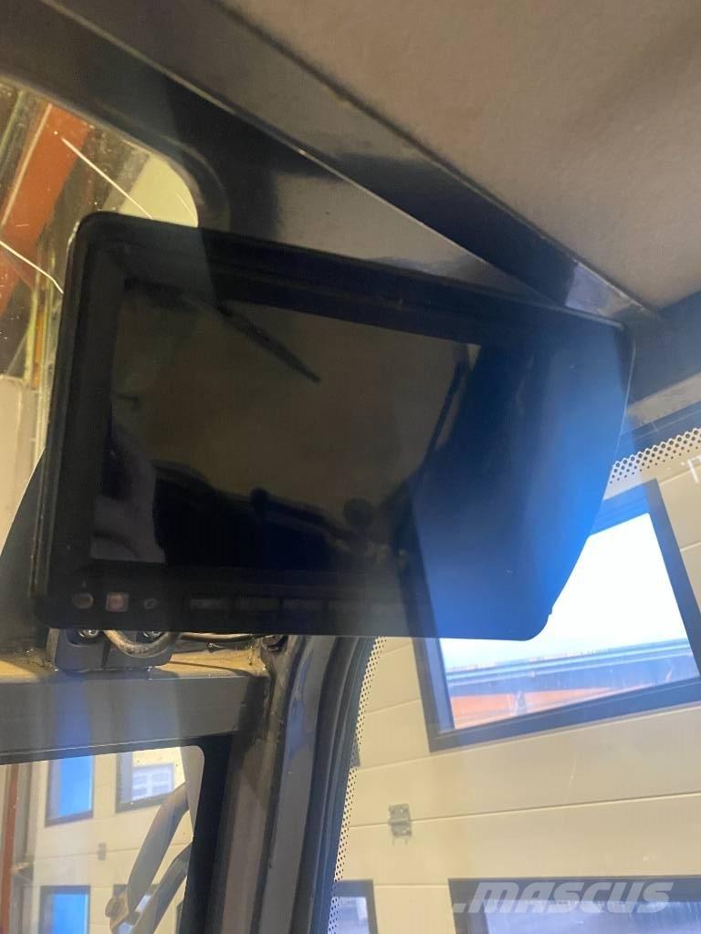 Flexitrac 1126 Cab Tractors