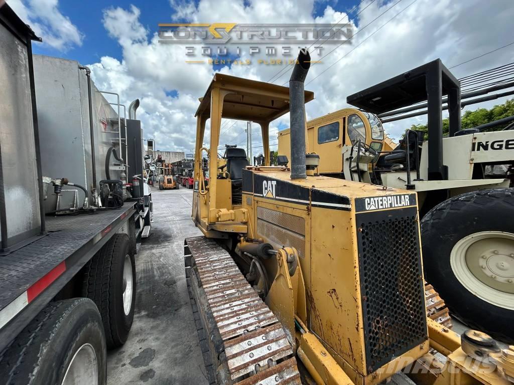 CAT D 3 C III Crawler dozers