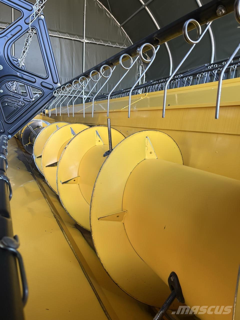 New Holland CX8.70 Combine harvesters