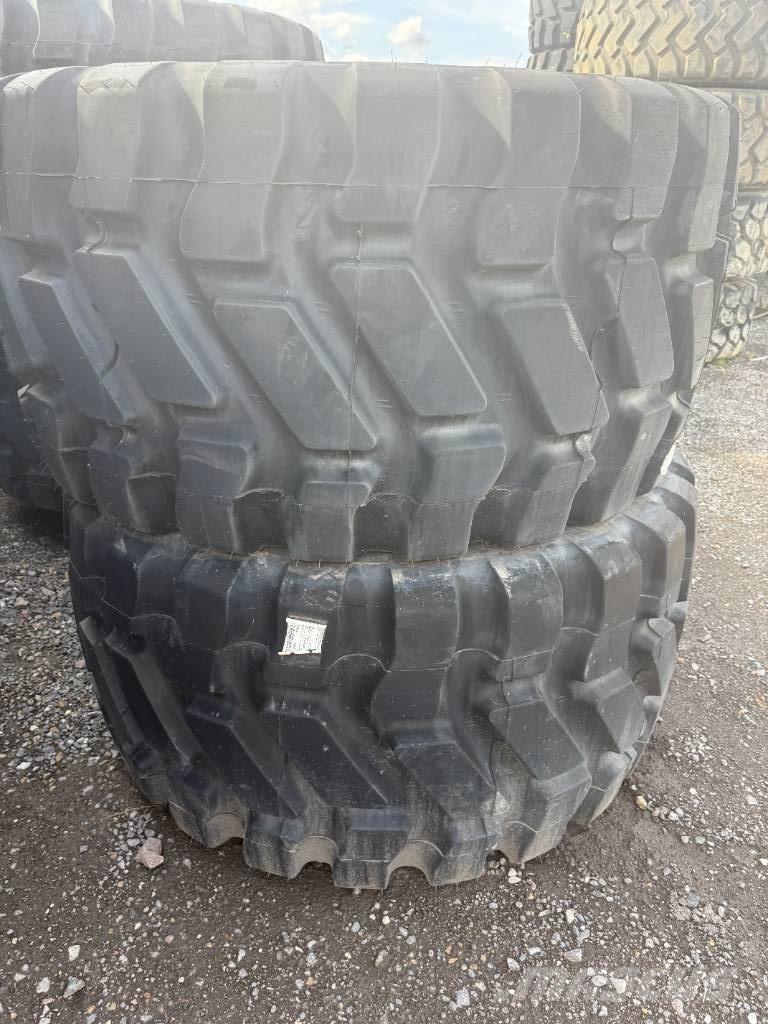 Goodyear 750/65R25 Tyres, wheels and rims