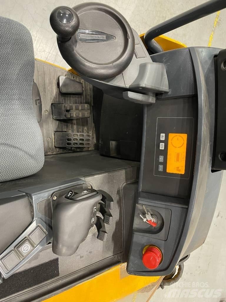 Jungheinrich ETV 216 Reach truck