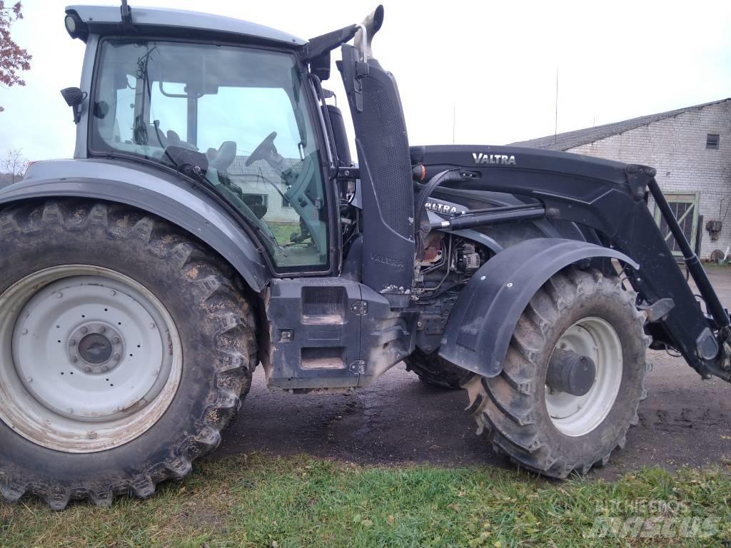 Valtra T 234 V Tractors