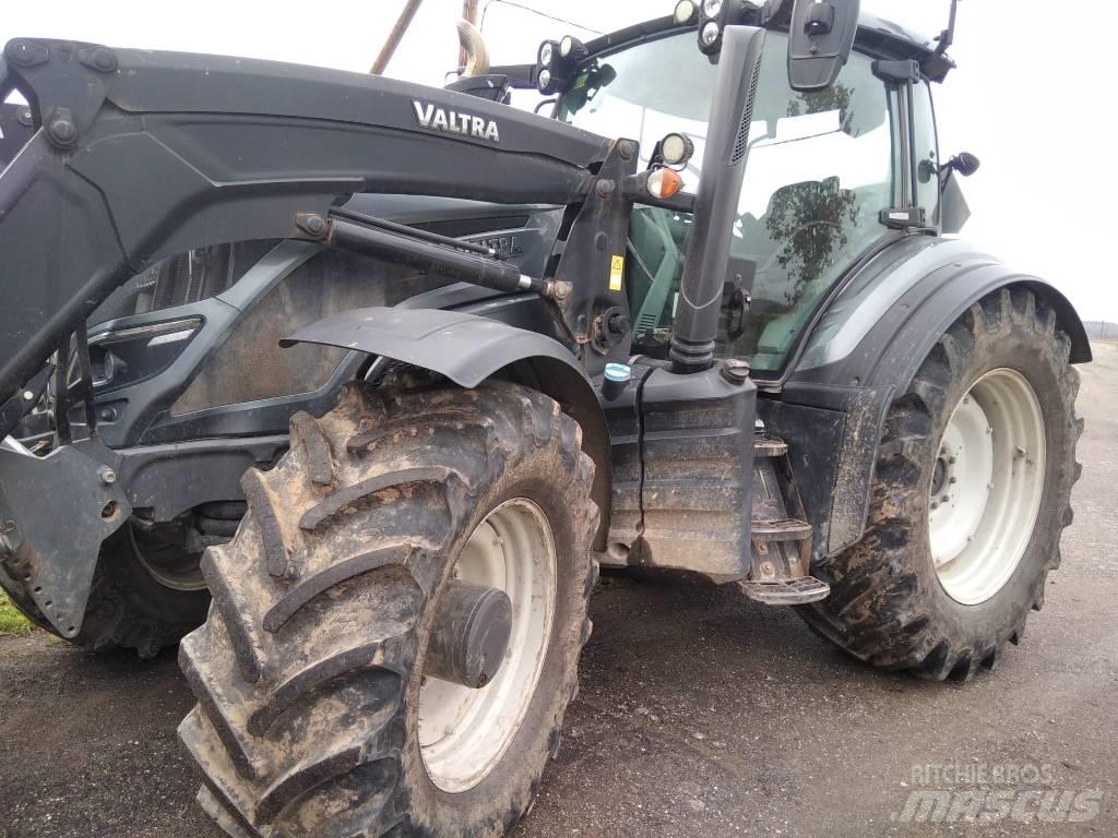 Valtra T 234 V Tractors