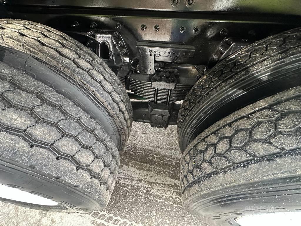 International 7500 Commercial vehicle