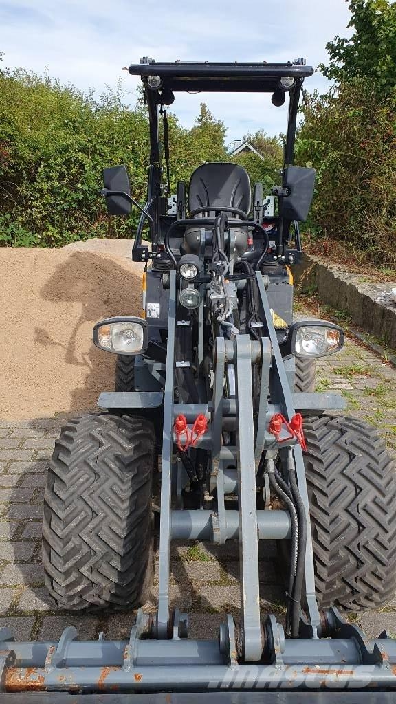 GiANT G 2300 X-tra Wheel loaders