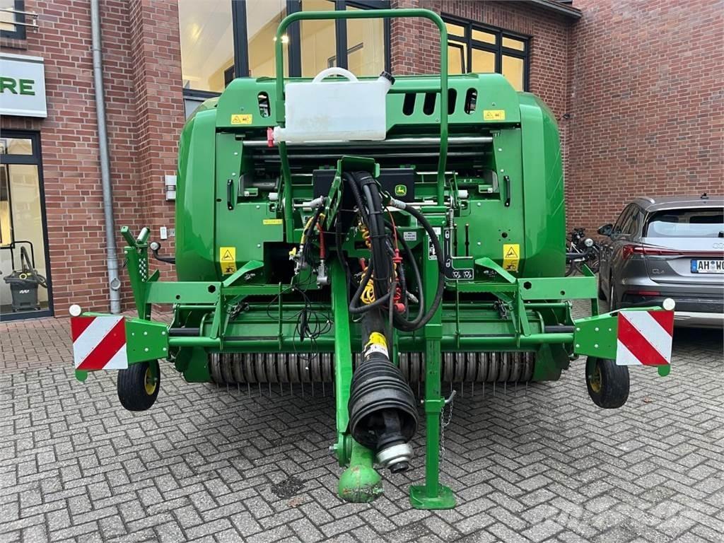 John Deere C441R Farm machinery