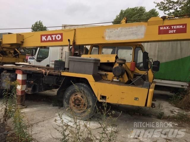 Kato KR 20 Rough terrain cranes