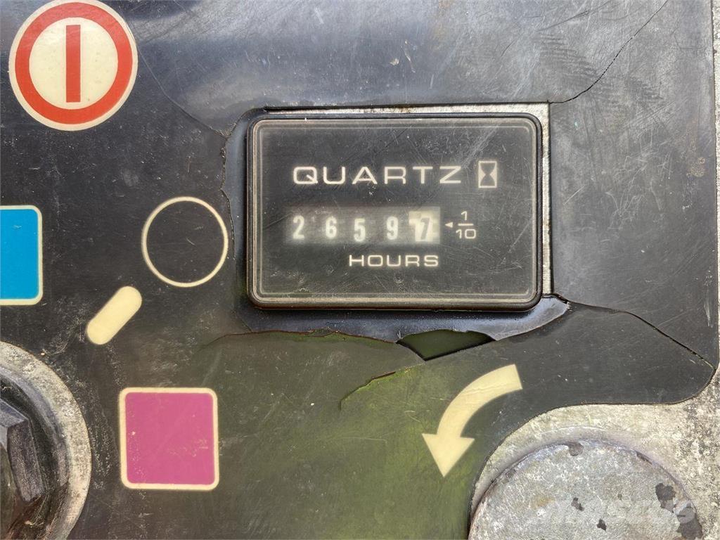 JLG 1250AJP Articulated boom lifts