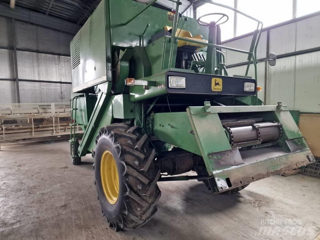 John Deere 952 Combine harvesters