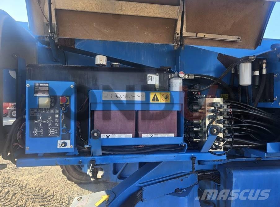 Genie Z 135 Articulated boom lifts