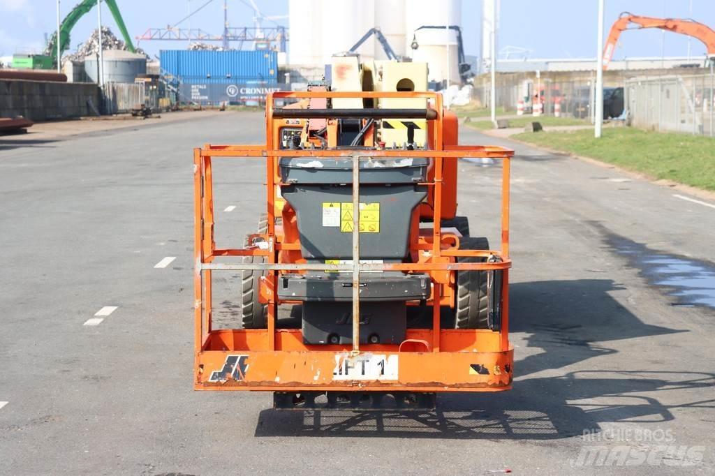 JLG M450AJ Articulated boom lifts