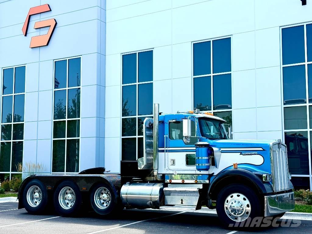Kenworth W 900 Prime Movers