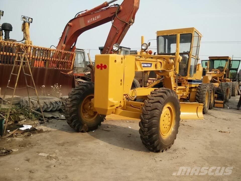 Komatsu GD 623 Graders