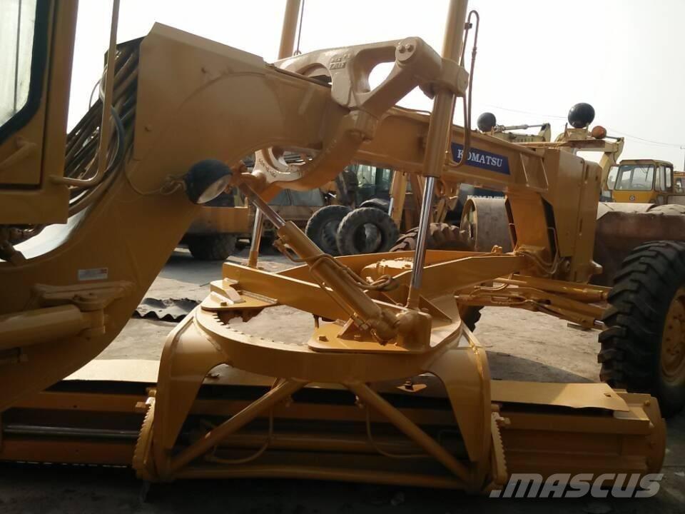 Komatsu GD 623 Graders