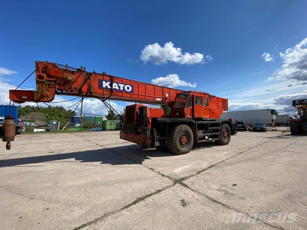 Kato KR 500 Rough terrain cranes
