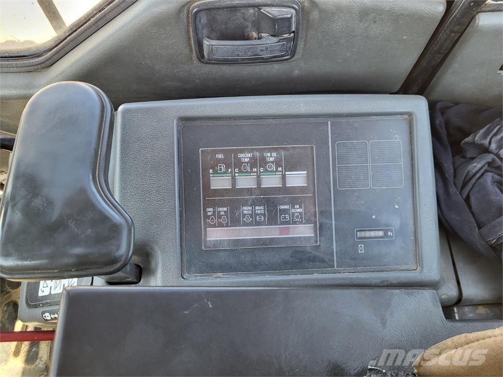 Komatsu WA500-3 Other