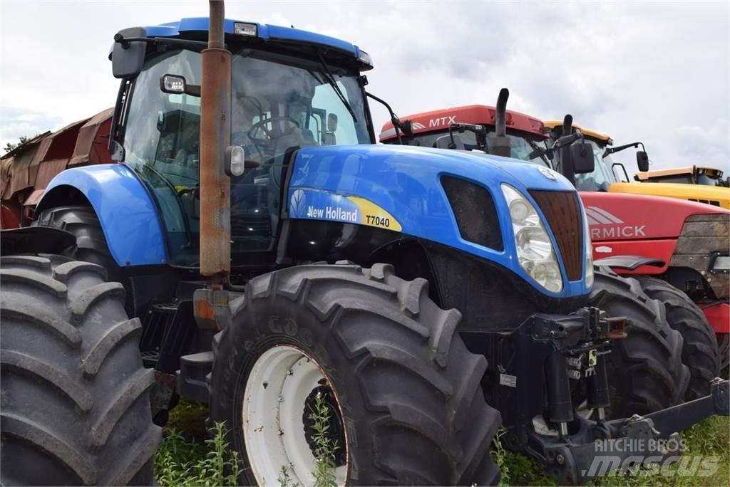 New Holland T 7040 Tractors