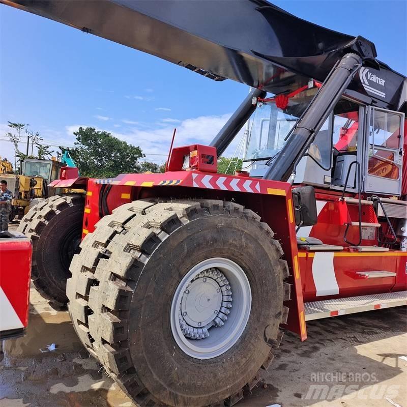 Kalmar DRF 450 Reach stackers
