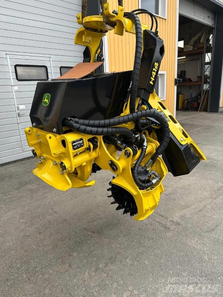 John Deere H 414 Harvester heads