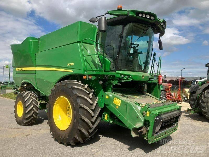John Deere S770 Combine harvesters