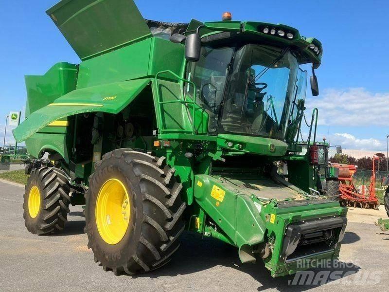 John Deere S770 Combine harvesters