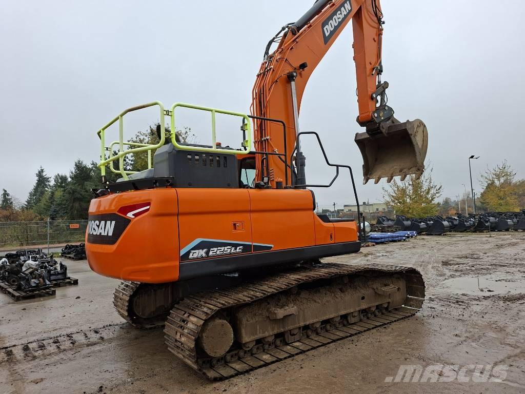 Doosan DX 225 LC Crawler excavators