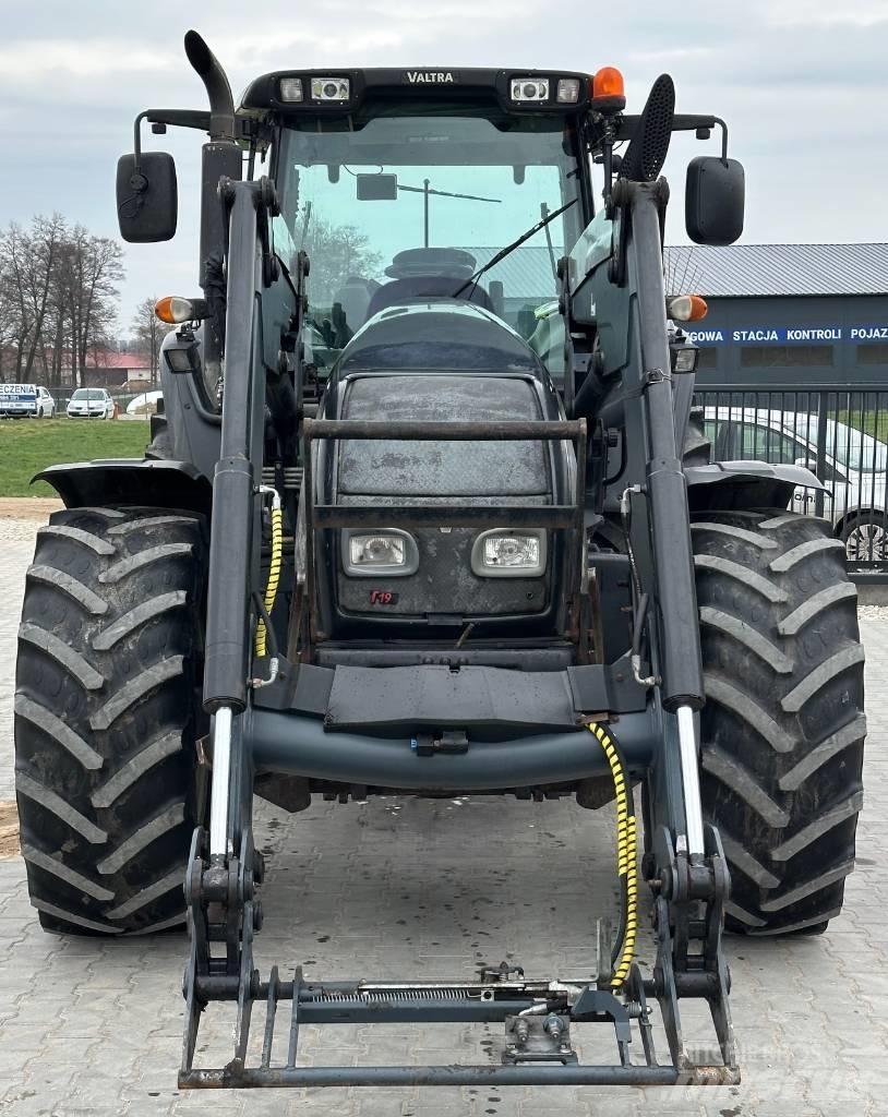 Valtra T 190 Tractors