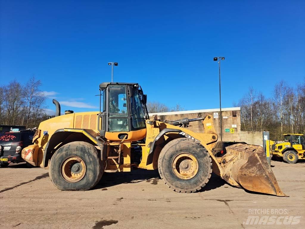 CASE 821 F Wheel loaders