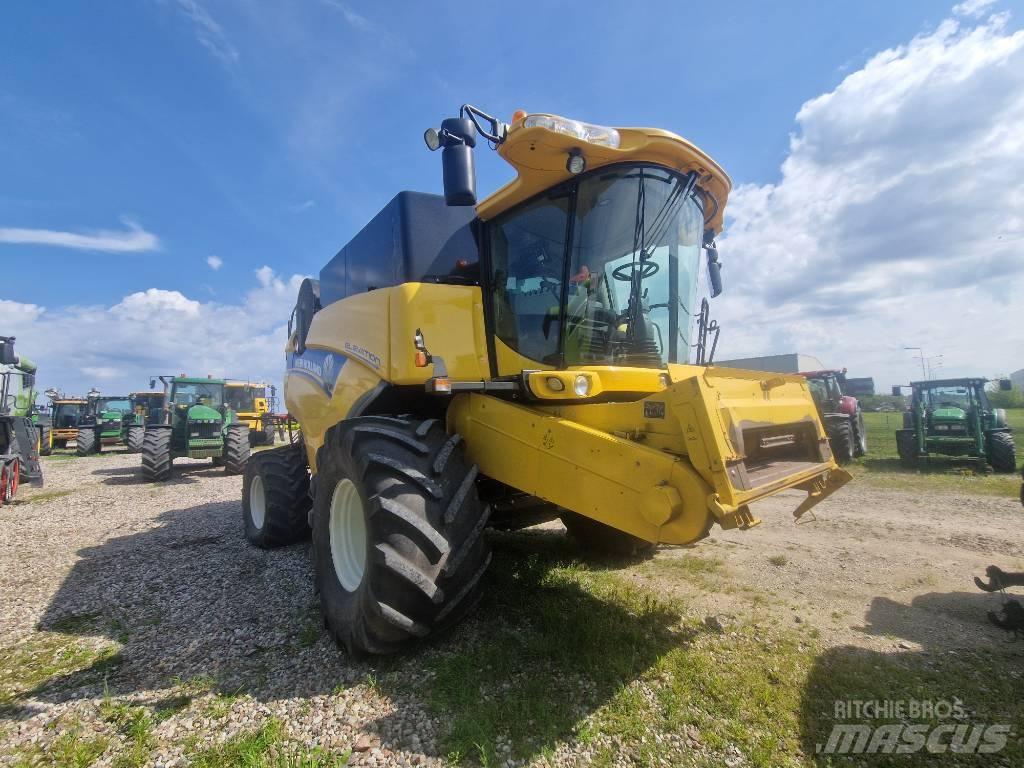 New Holland CX 8090 Combine harvesters