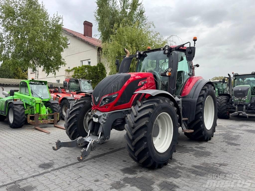 Valtra T234 VERSU Tractors