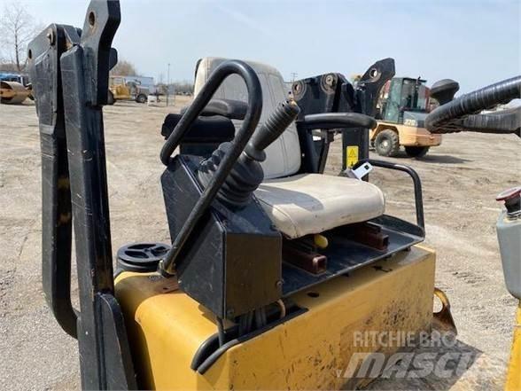 CAT CB24 Single drum rollers