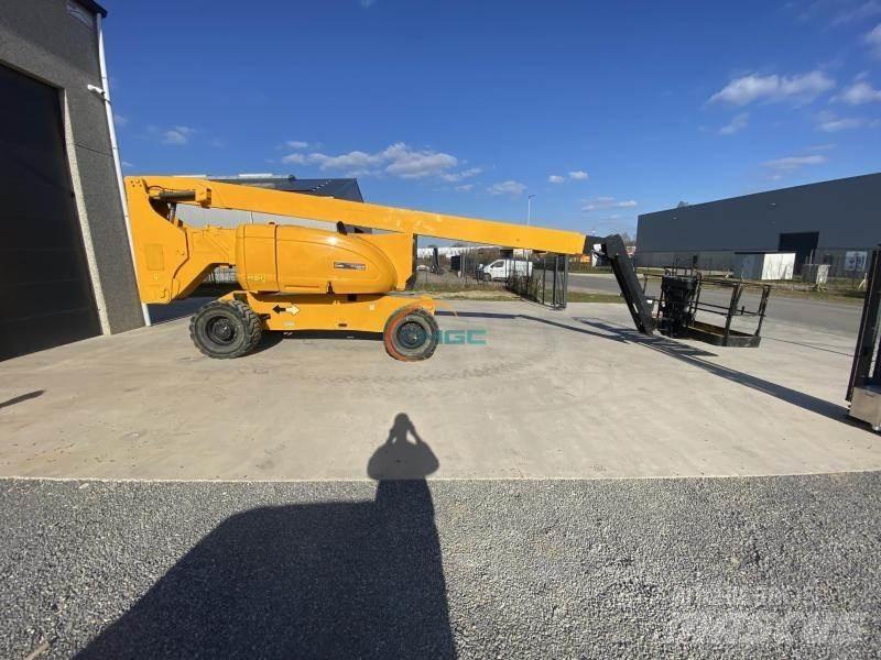 JLG 800AJ Articulated boom lifts