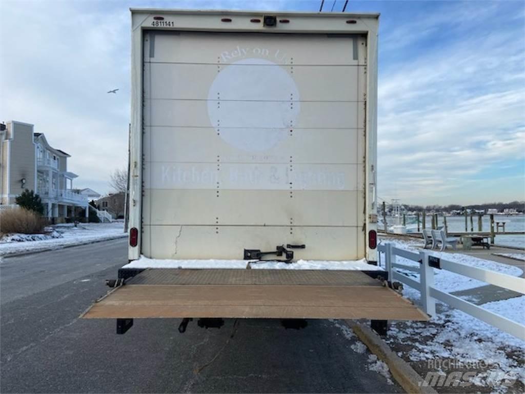 Isuzu FTR Box trucks