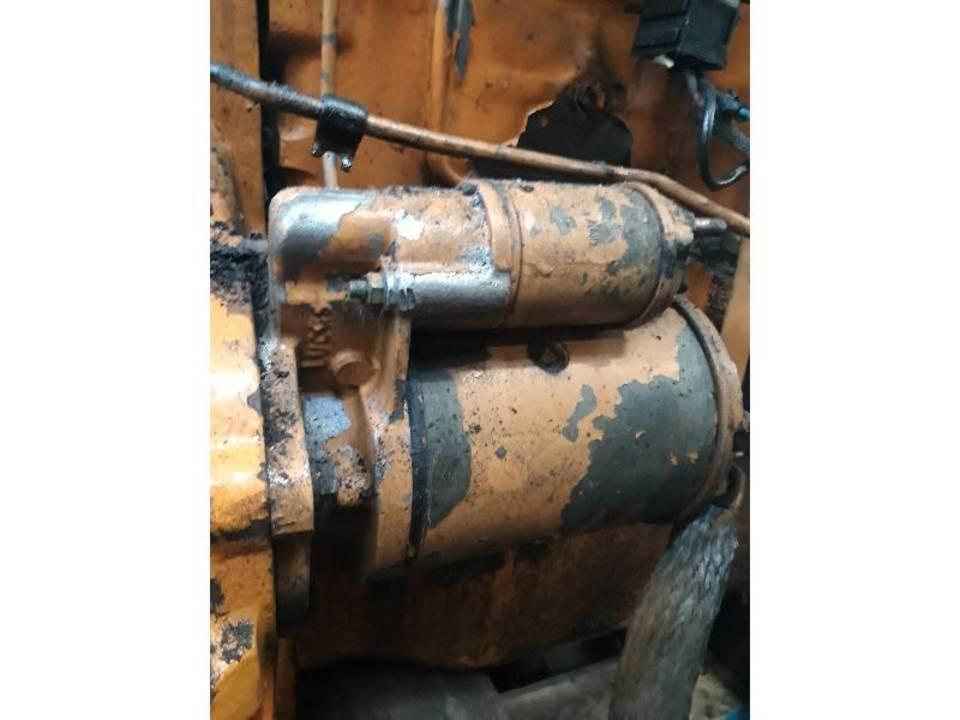 CASE 580G Engines