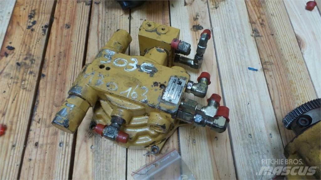 CAT 303C Hydraulics