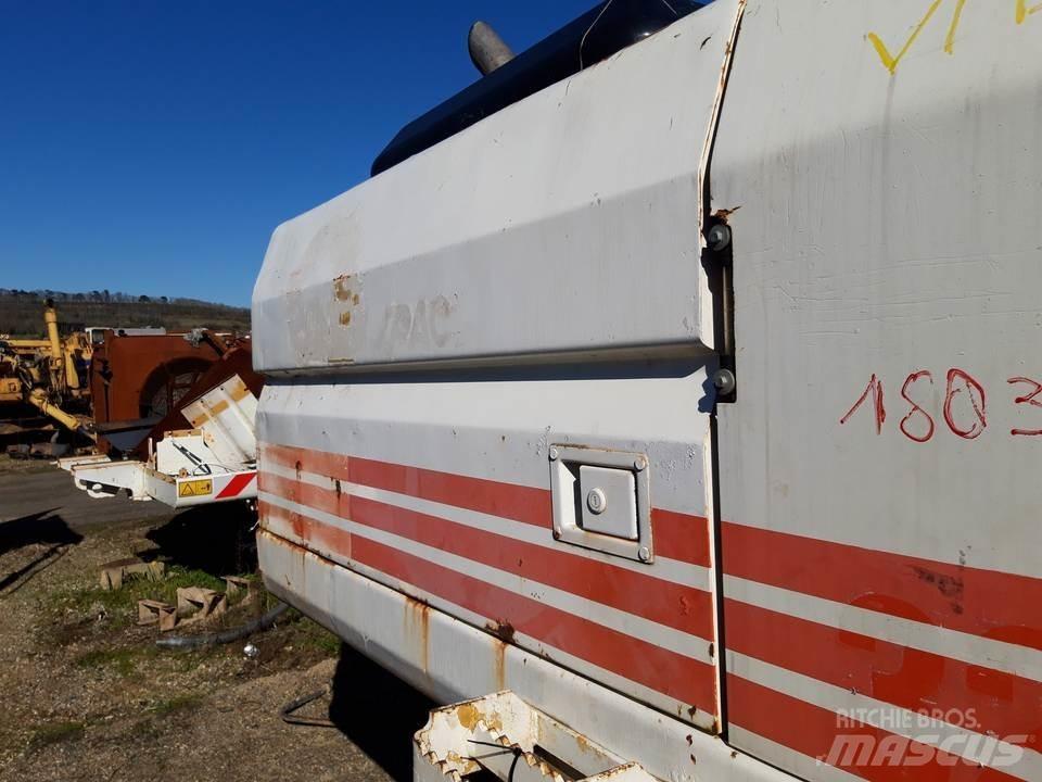 CAT 325LN Cabins and interior