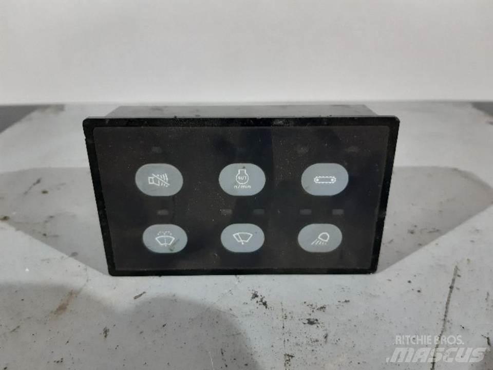 CAT 330C Cabins and interior