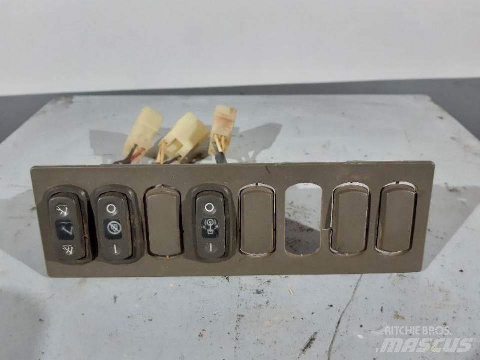 CAT 330C Cabins and interior