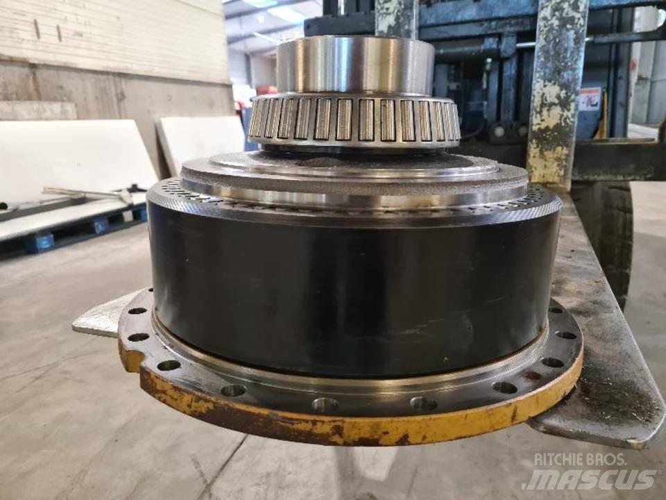 CAT 735 Transmission