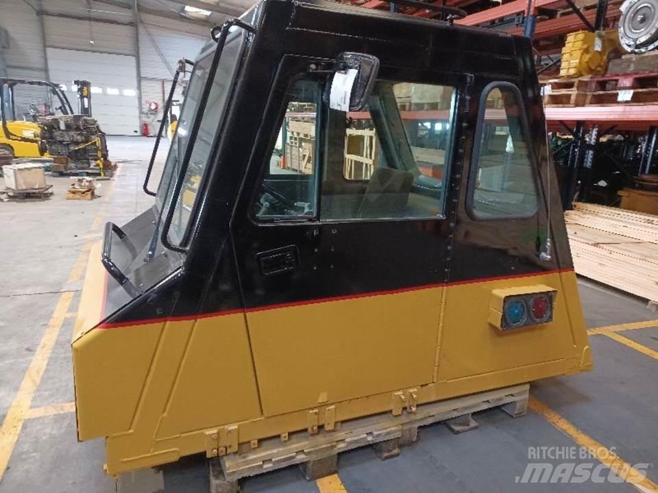 CAT 771D Cabins and interior
