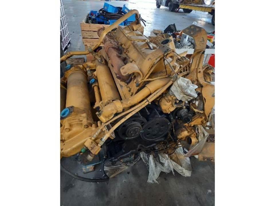 CAT 775B Engines