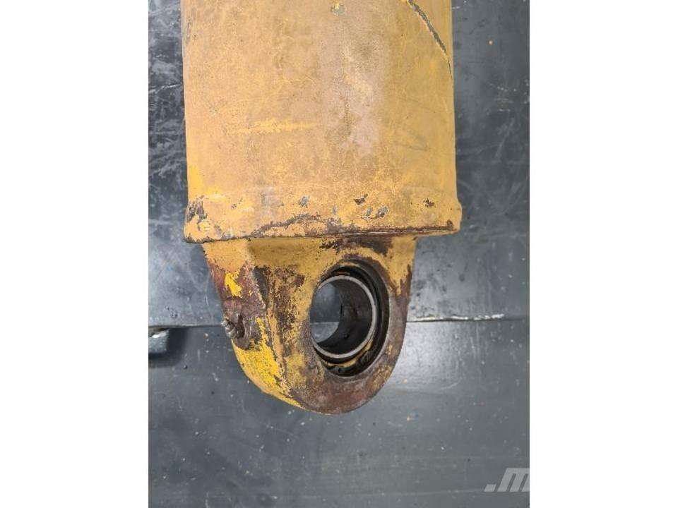 CAT 775B Hydraulics
