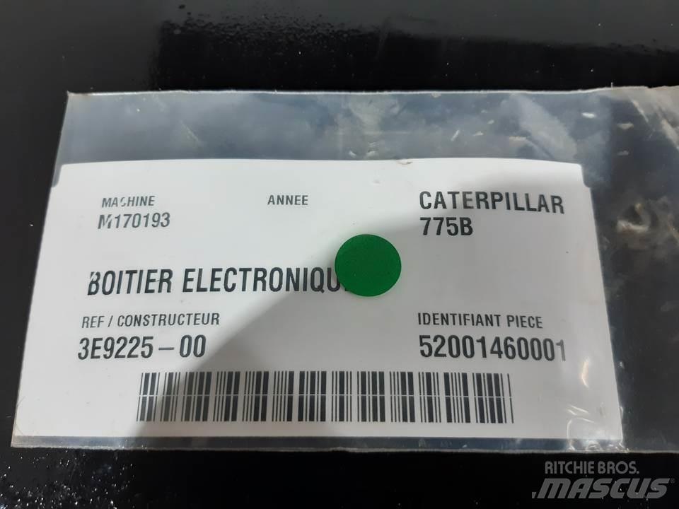 CAT 775B Cabins and interior