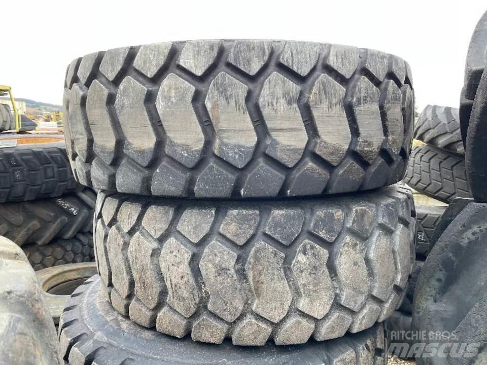 CAT 918M Tracks, chains and undercarriage