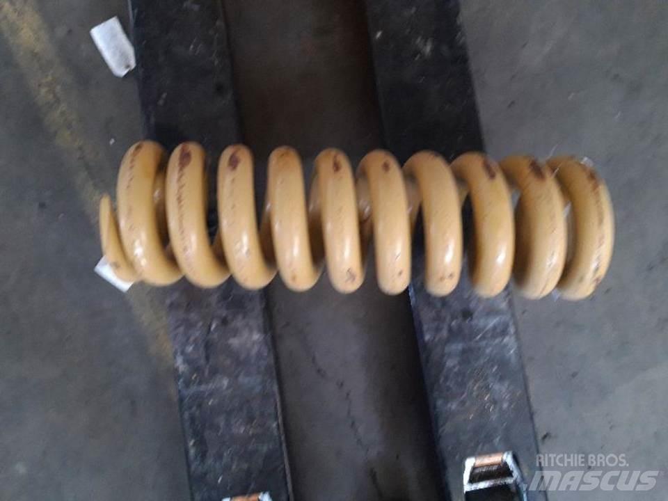CAT D6H Tracks, chains and undercarriage