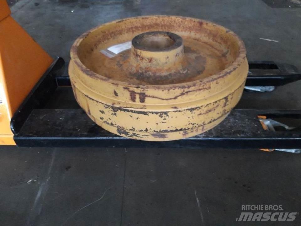 CAT D7R Tracks, chains and undercarriage