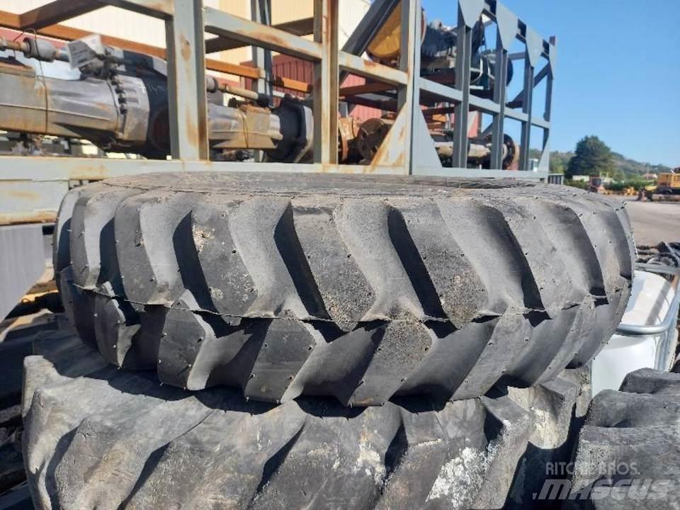 CAT M320F Tracks, chains and undercarriage
