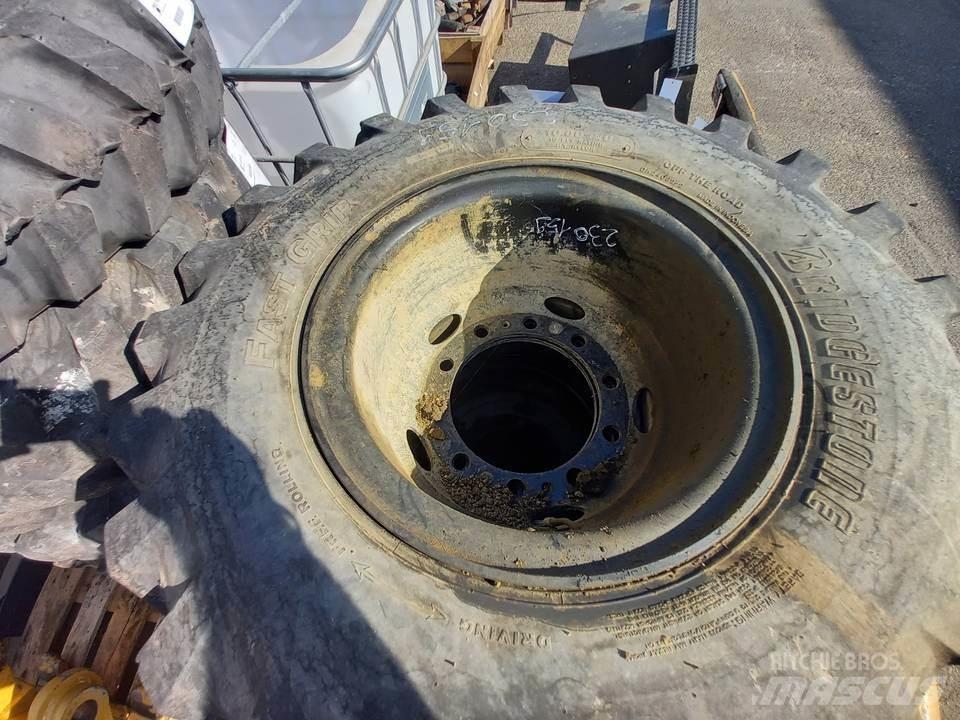 CAT M320F Tracks, chains and undercarriage