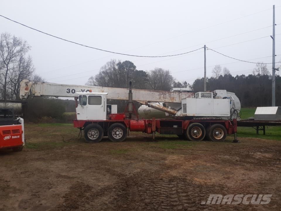 Bucyrus-Erie 30-XC All terrain cranes