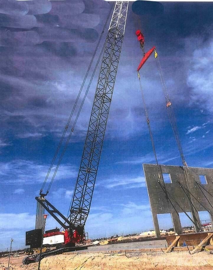 Demag CC 2200 Track mounted cranes